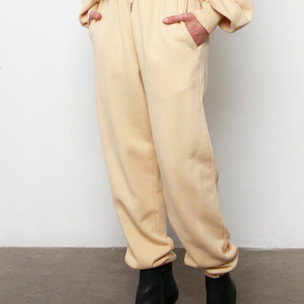 Vanessa Set - Padded Sweatshirt and Sweatpants - Picture 3 of 6